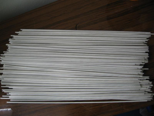 100 kusů bílých-dlouhých ruliček na pletení