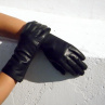Černé dámské kožené rukavice s hedvábnou podšívkou