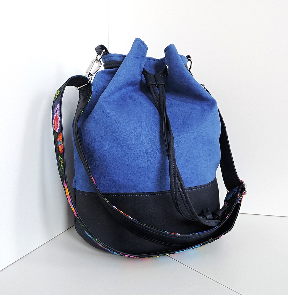 Kabelka - Tmavomodrý vak