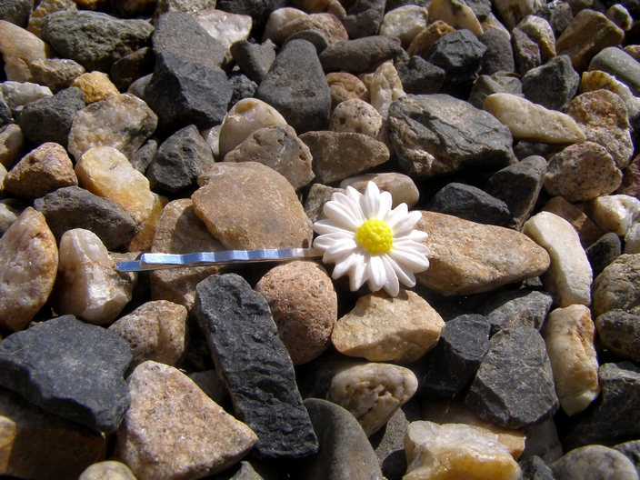 Fimo sponka do vlasů - kopretina - bílá