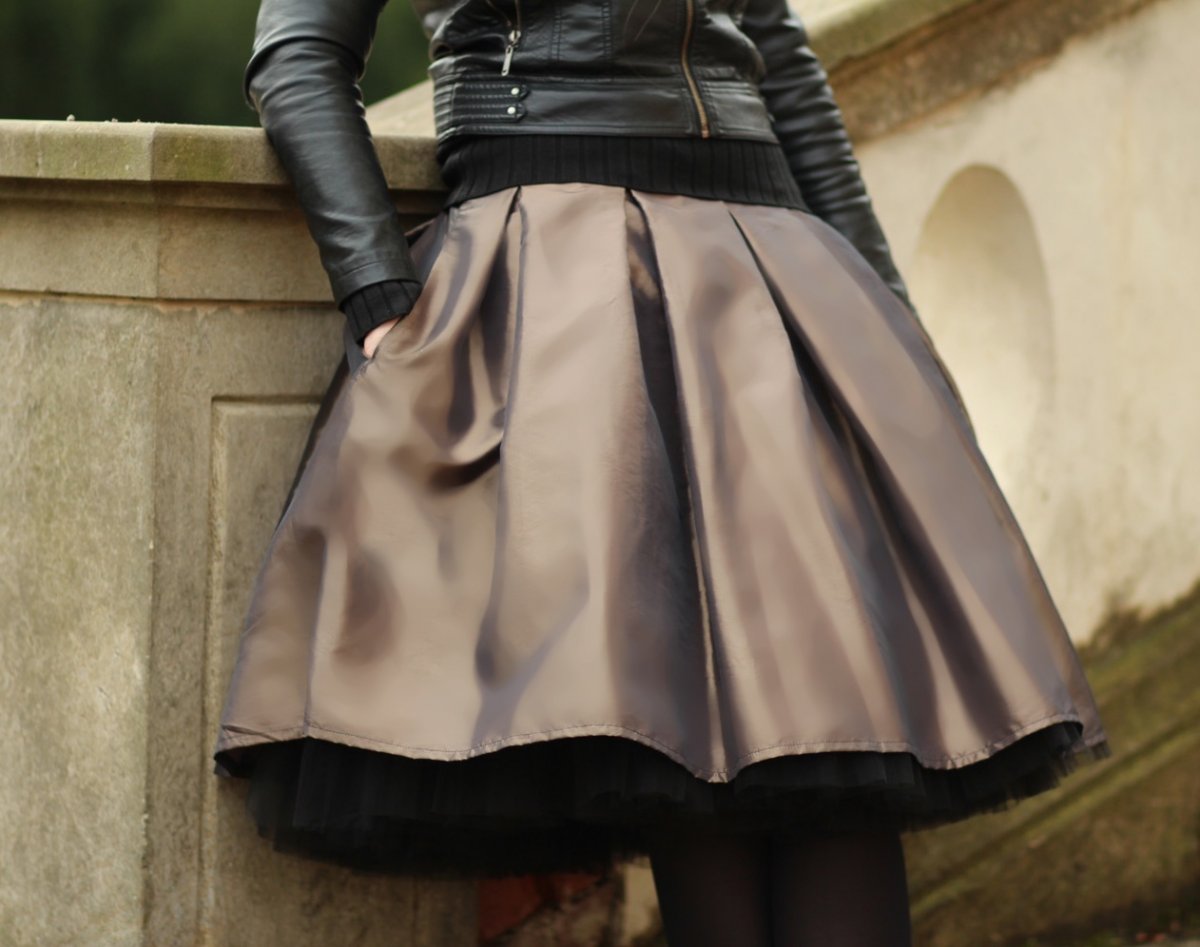 FuFu sukně skládaná měděná + černá spodnička