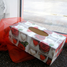 Krabice na kapesníky - Srdce, růže