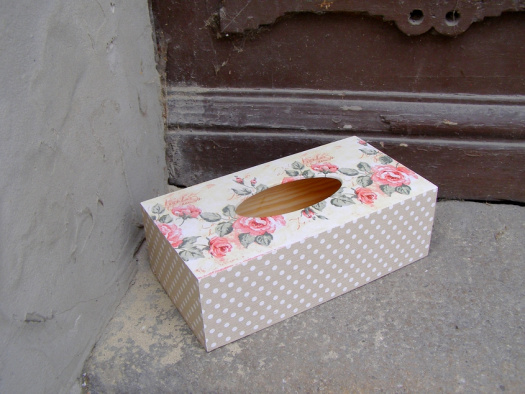 Krabice na kapesníky - Růže s puntíky