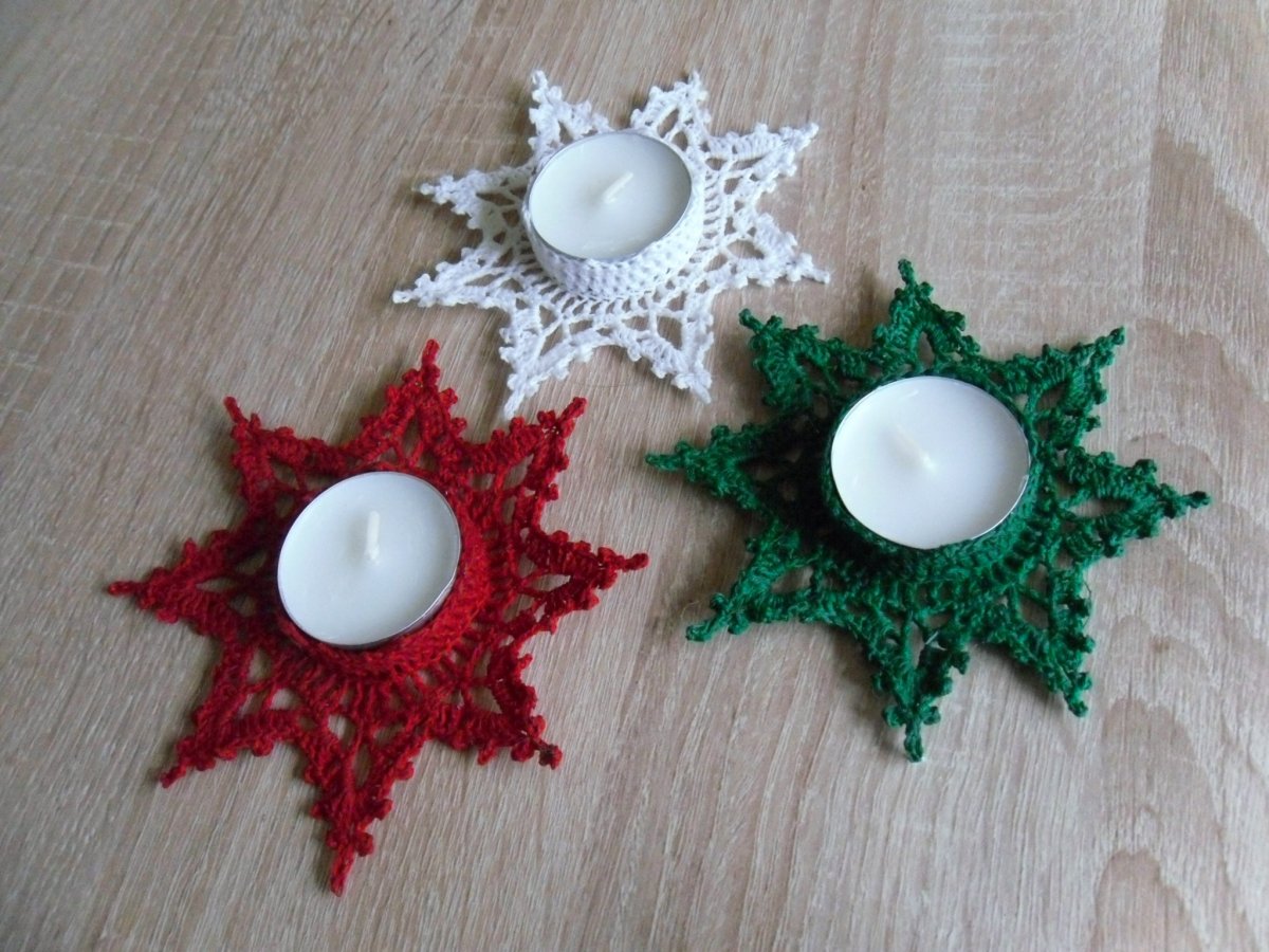 Háčkovaný svícen