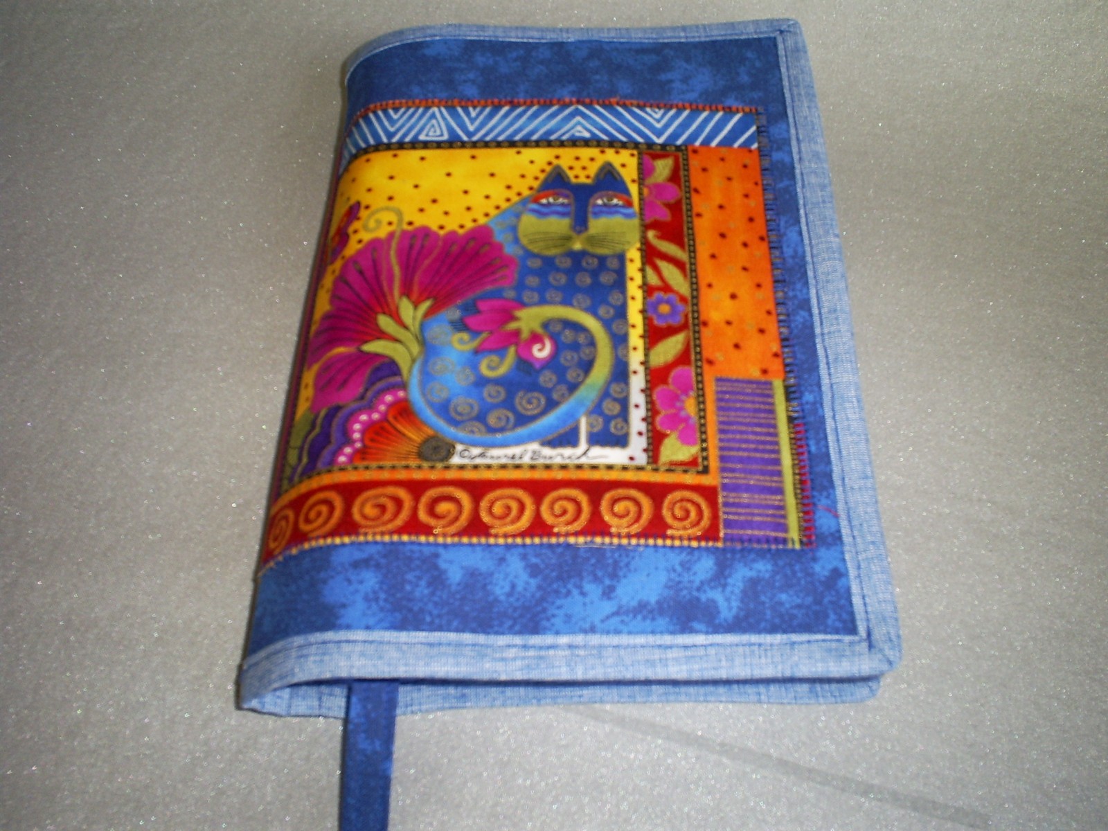 Kočičí obal na knihu