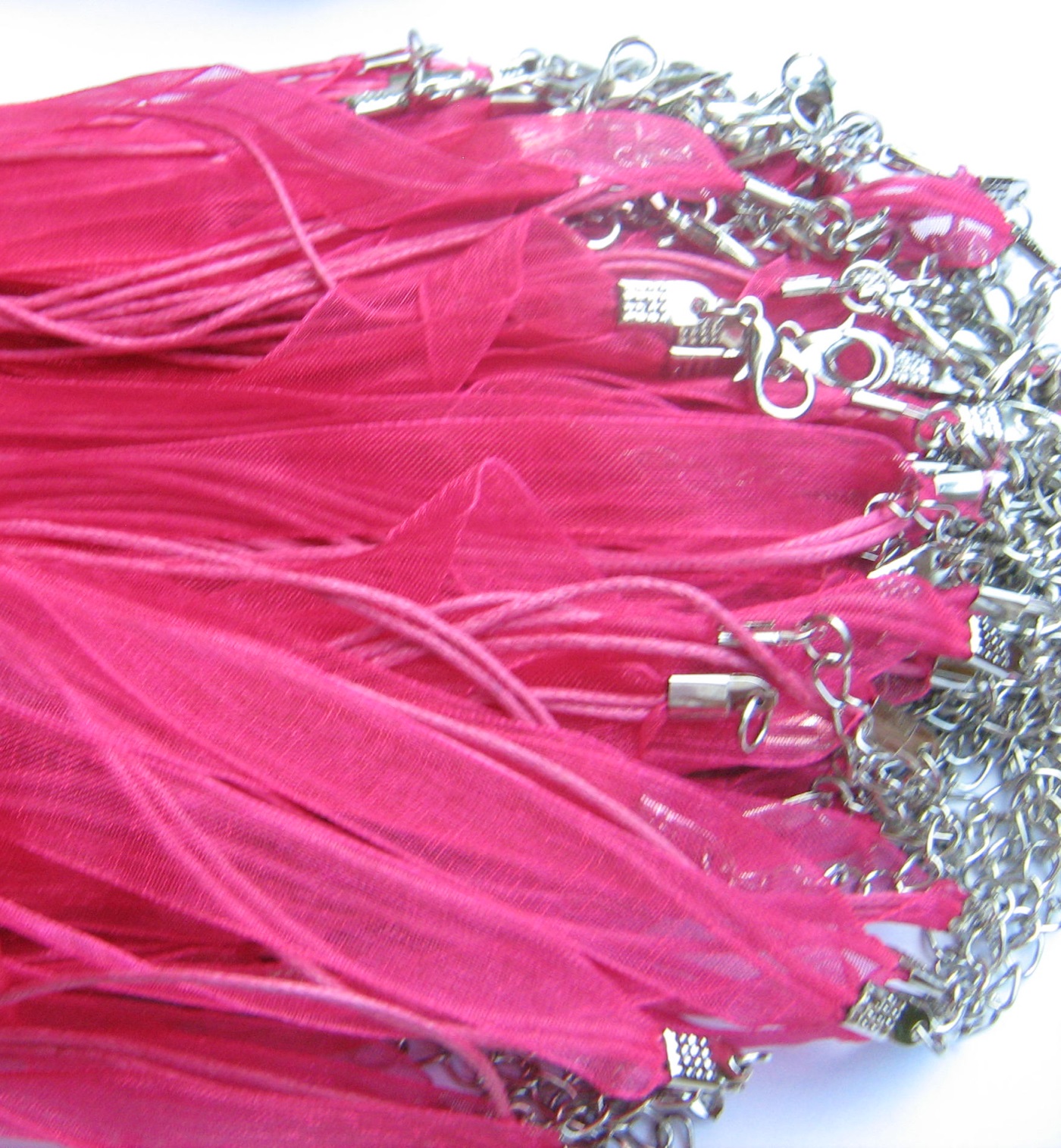 Voskové šnůrky a organza 1 ks