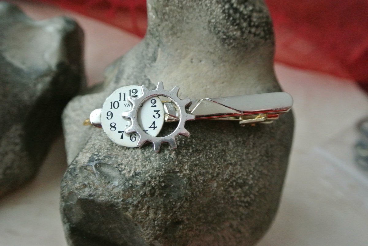 Steampunková spona na kravatu