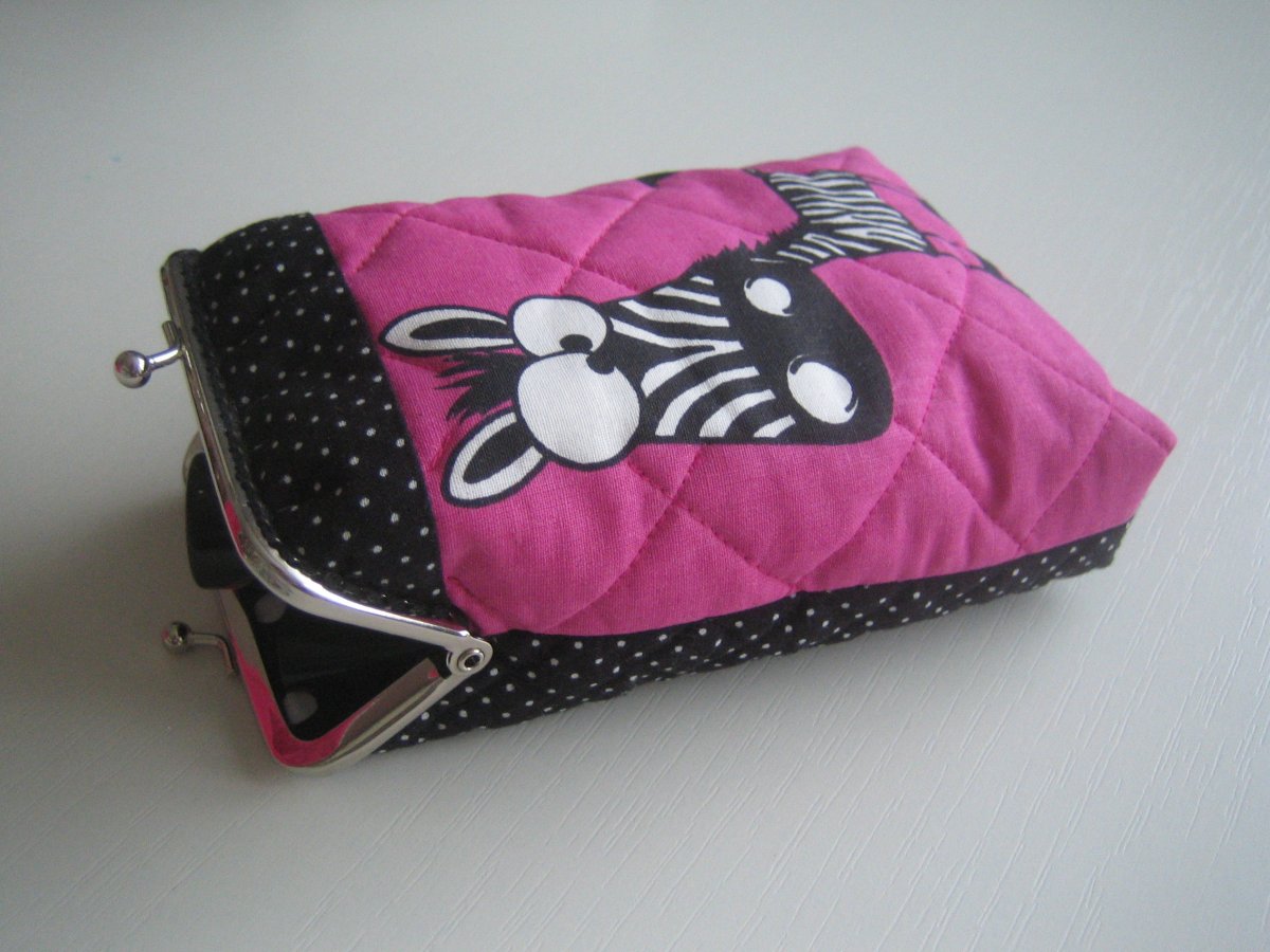 Vykulená zebra a puntíky :)