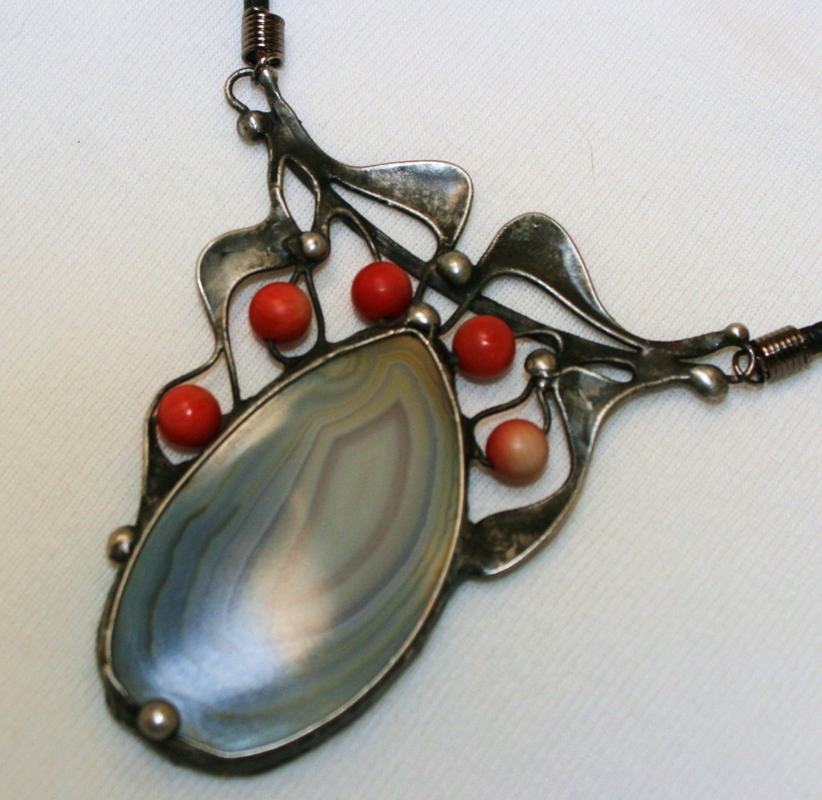 Vrstevnice - achát, korál  