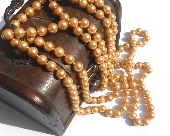 perlový náhrdelník zlatý