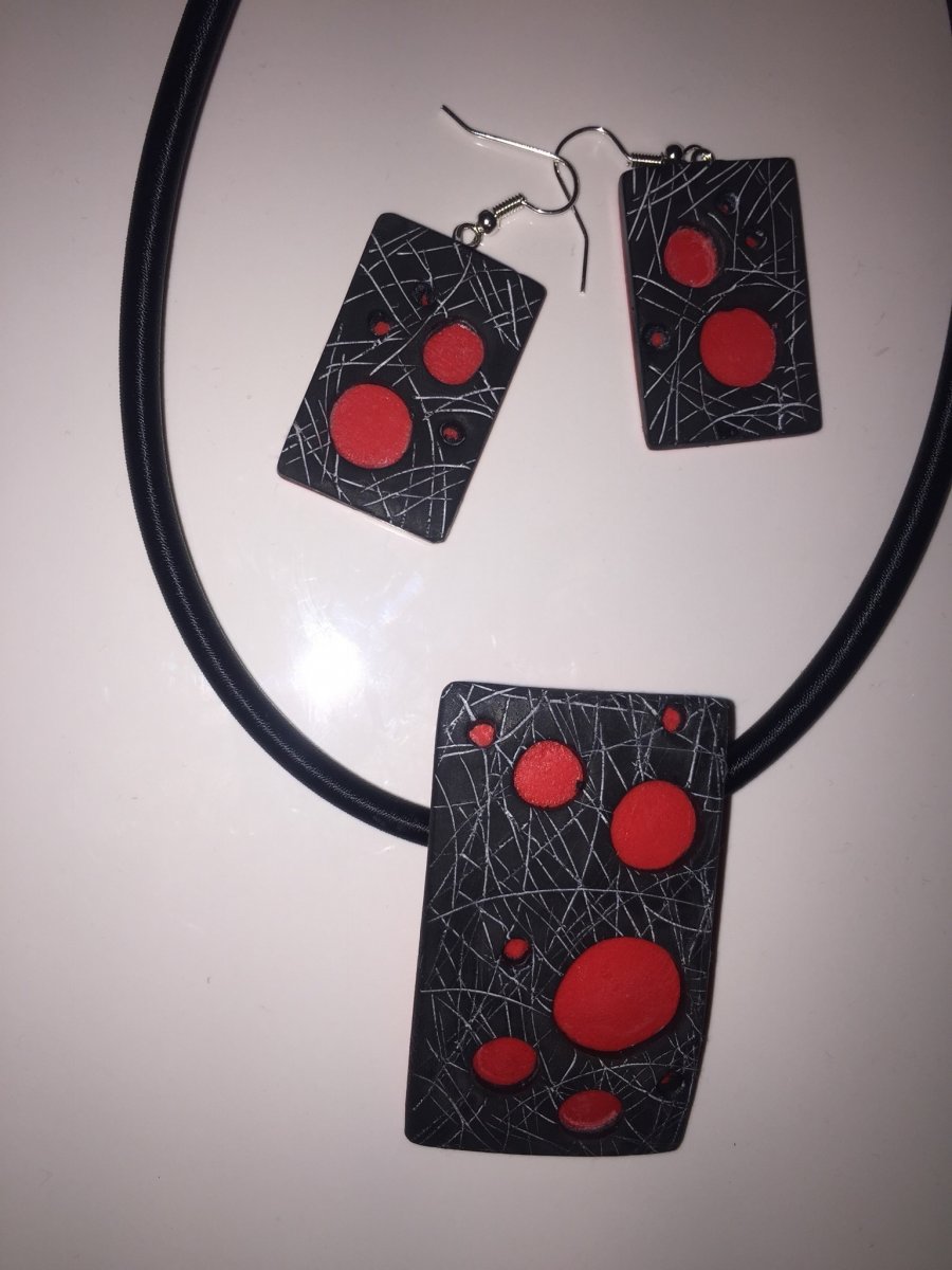 Sada - Náhrdelník černo červený s naušnicemi