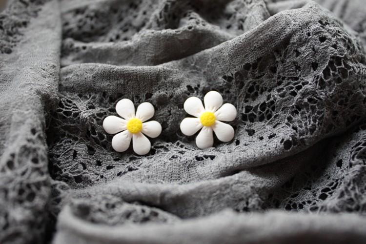 květinky - fimo náušnice jako pecky