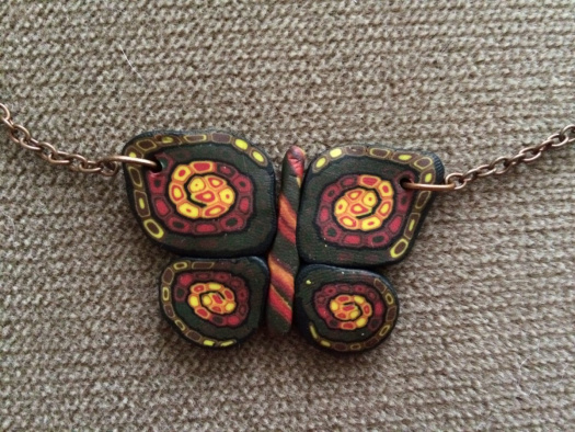 Motýlek z fima na krk náhrdelník