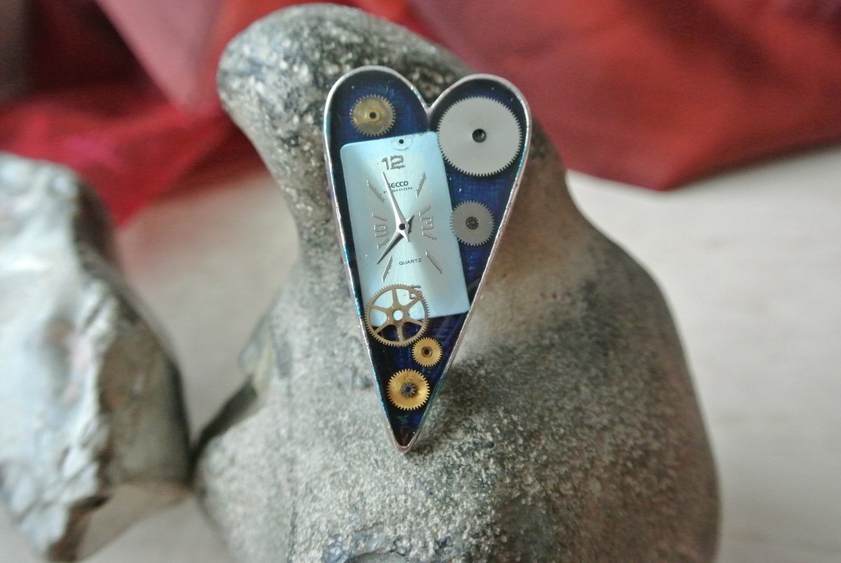 Steampunková brož -  modré srdce