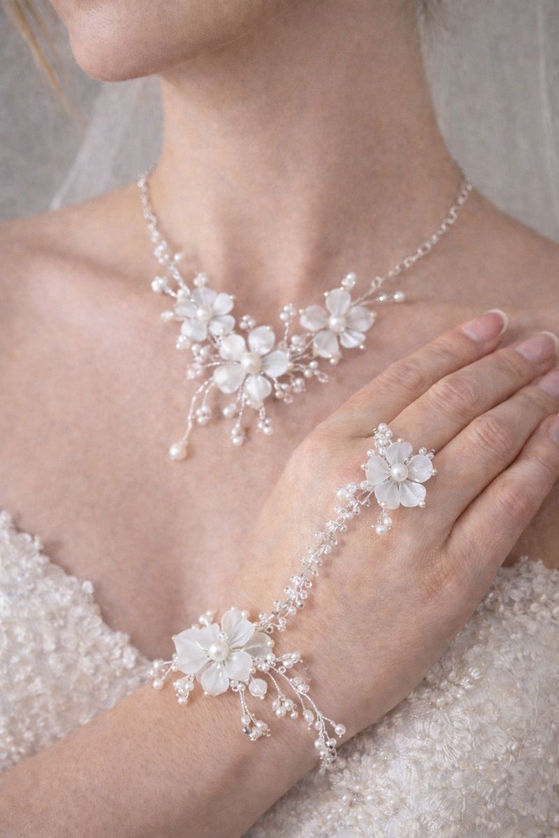 Svatební šperk set – květinový náhrdelník a náramek s prstýnkem