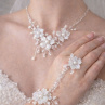 Svatební šperkový set s květinami (náhrdelník, náušnice a náramek)
