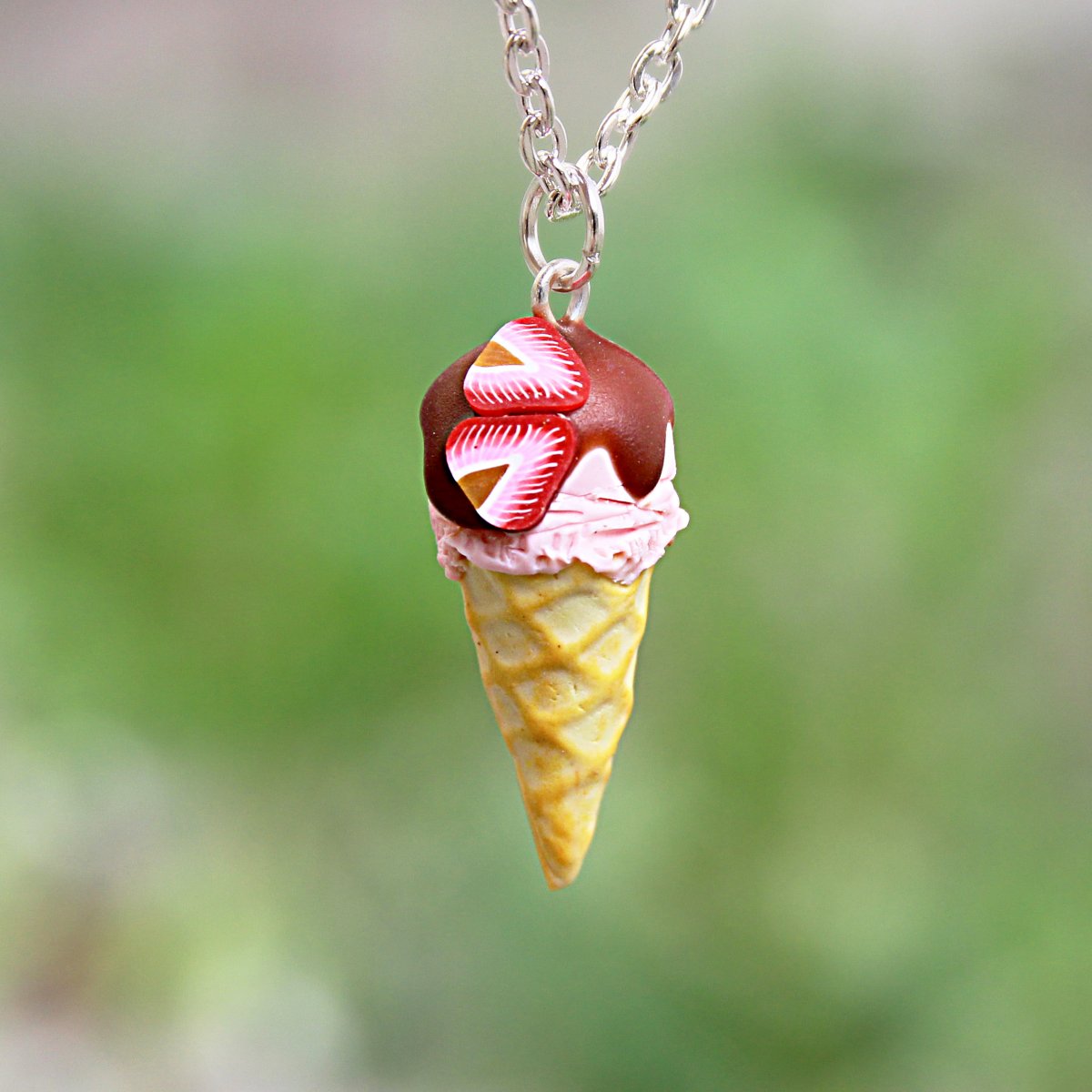 Dvojjahůdková zmrzlinka s čoko polevou