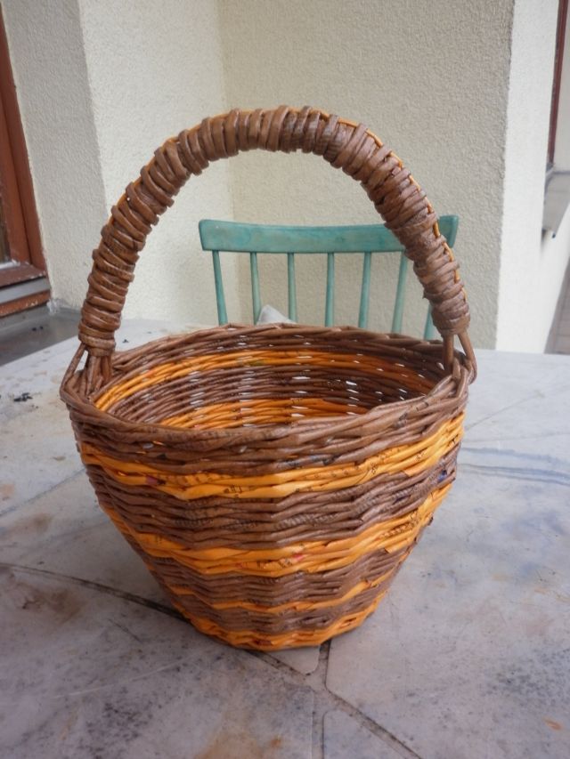 KOŠÍČEK  NA KOLEDOVÁNÍ  VELIKONOČNÍCH  VAJÍČEK