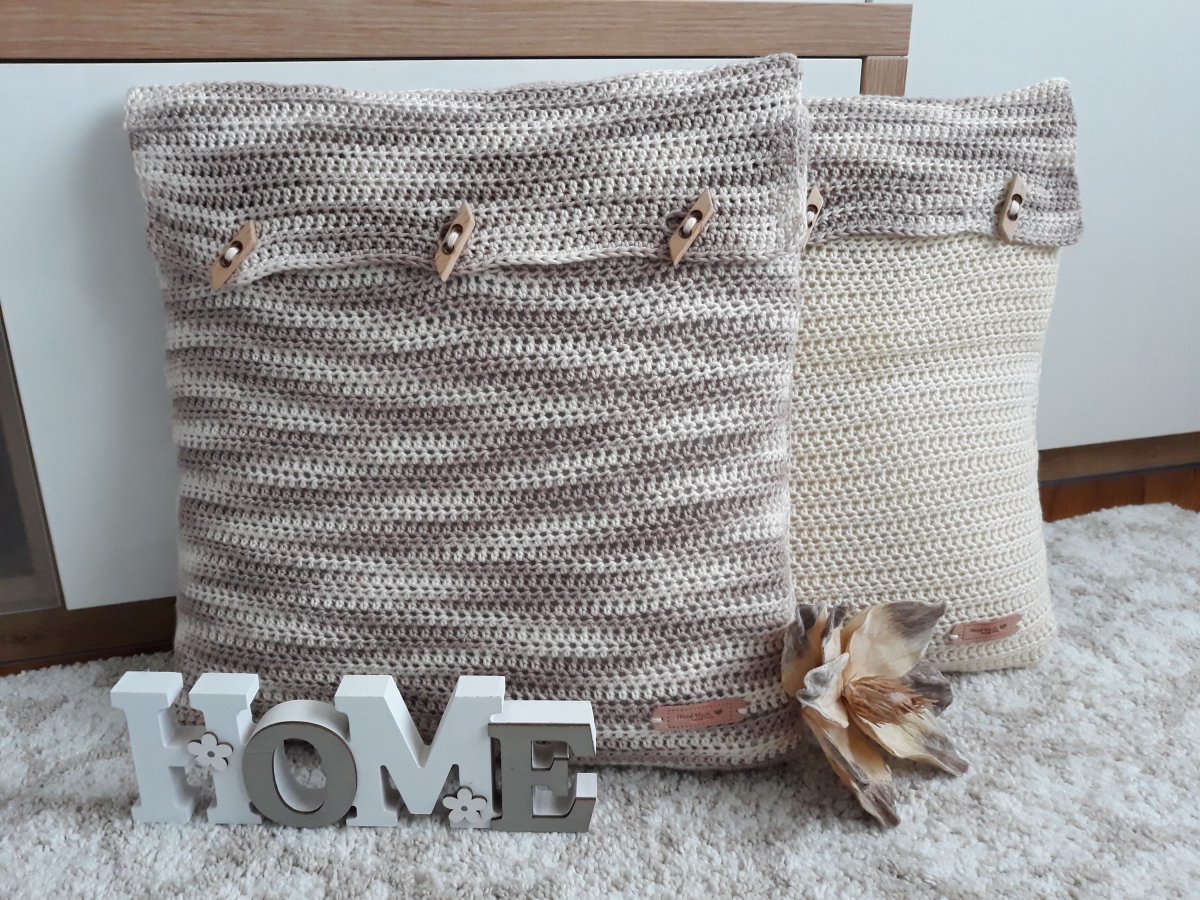 Ručně háčkovaný povlak na poštářek 40x40