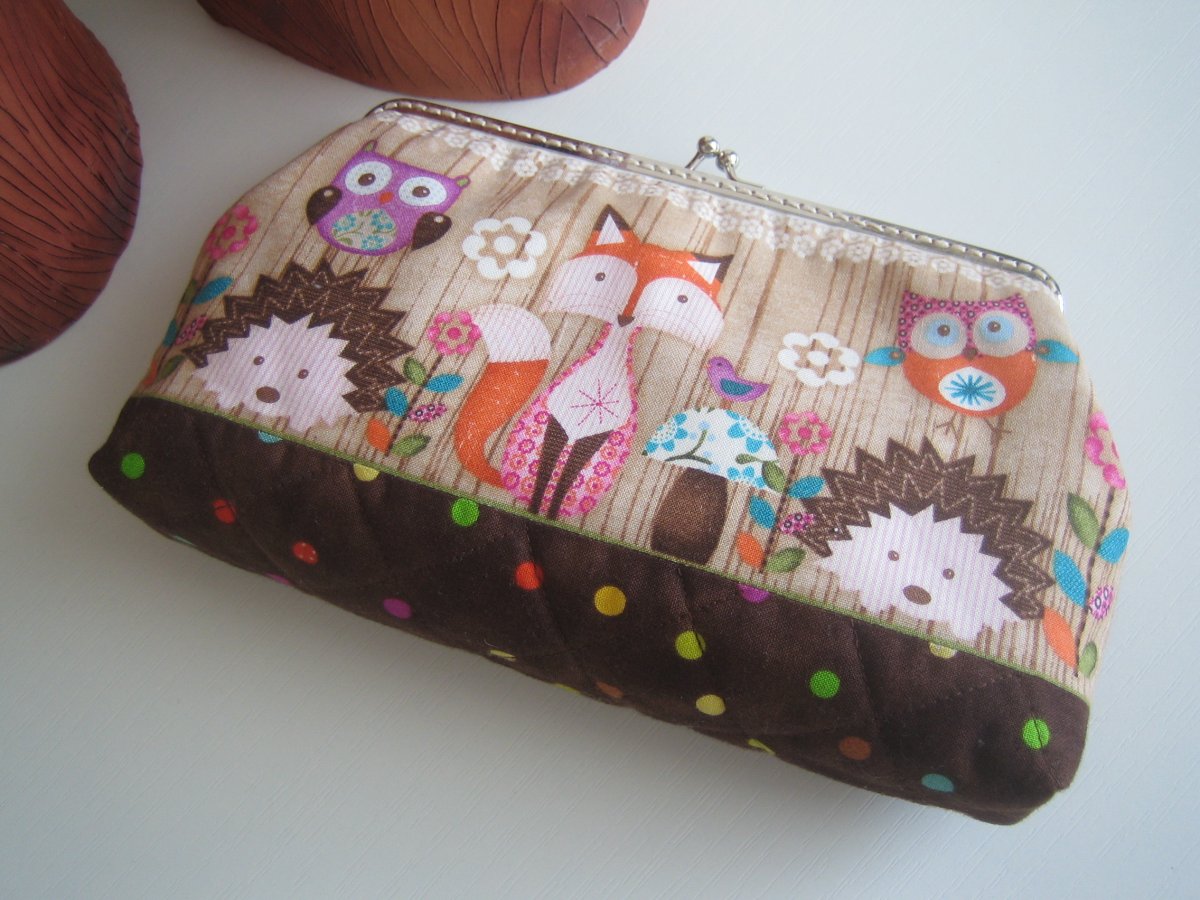 Zvířátka a barevné puntíky:)