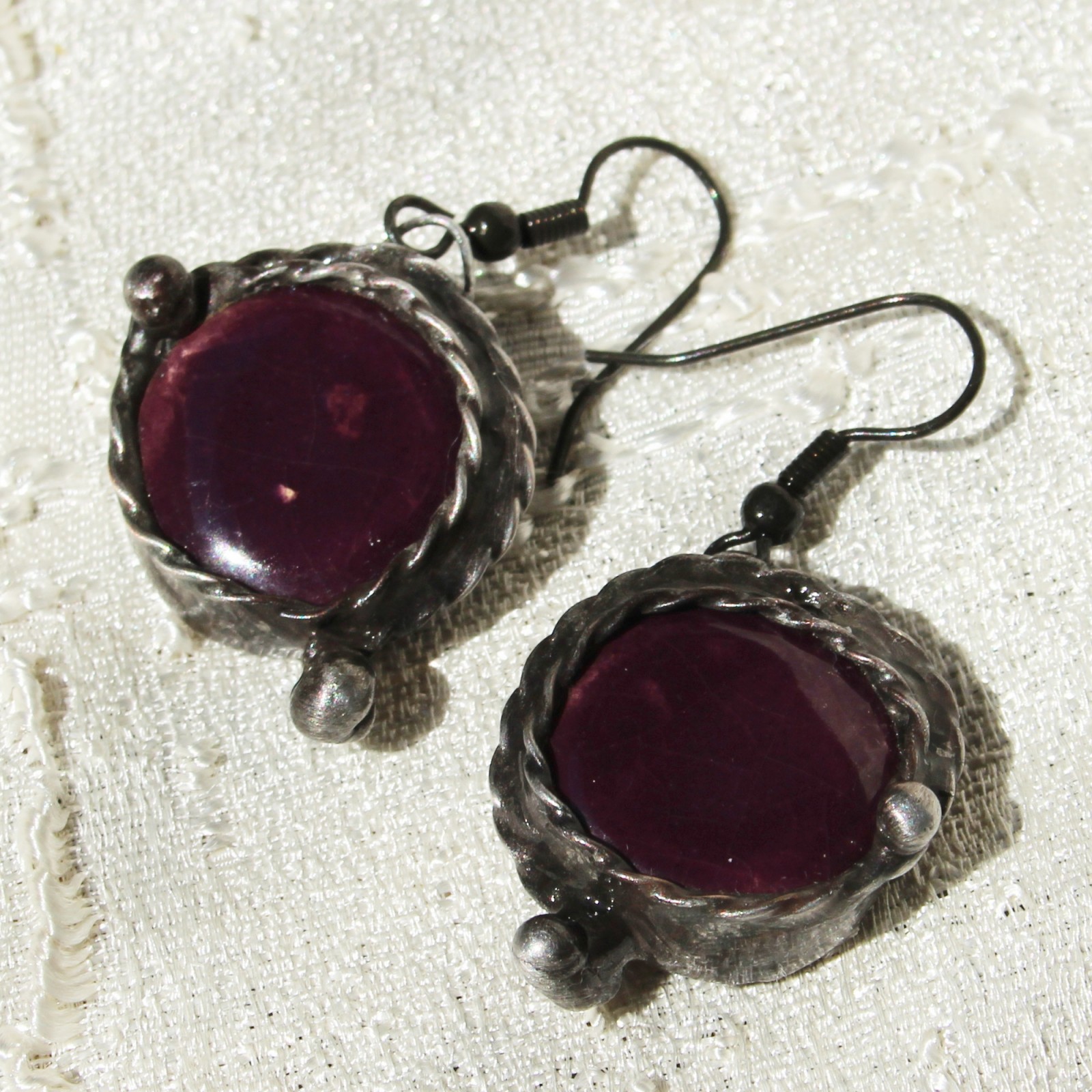 Švestkové náušnice