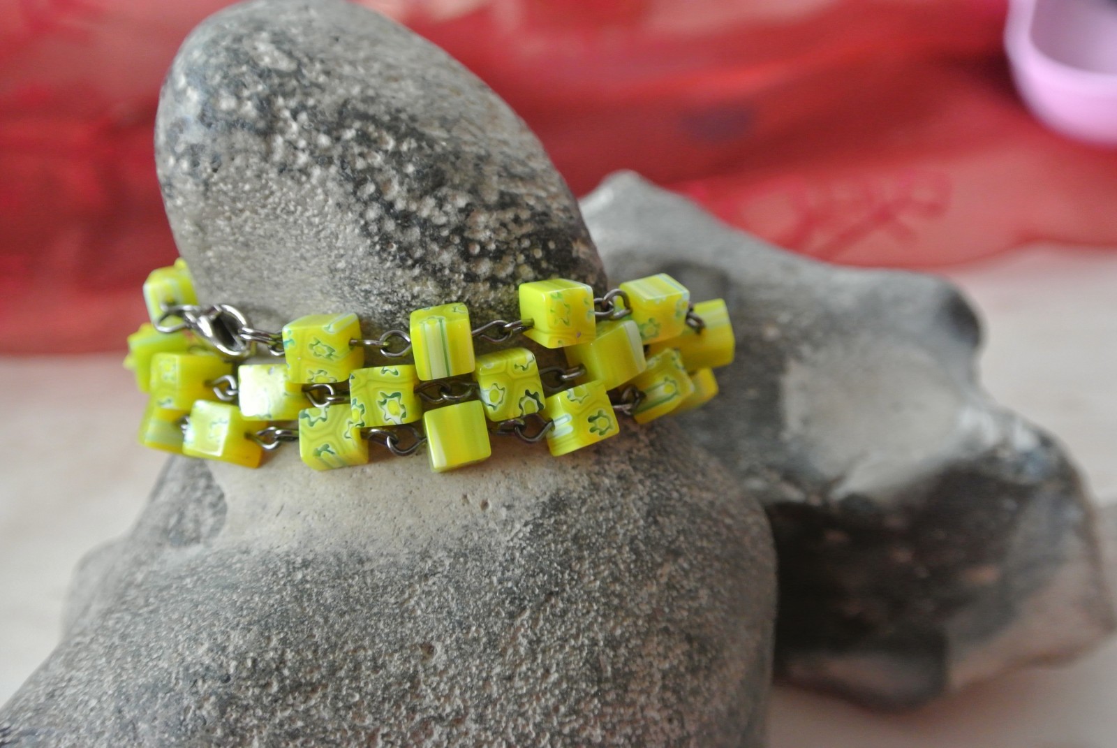 Zelenkavé korále Millefiori