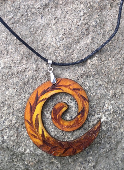 Žlutohnědá spirála- náhrdelník
