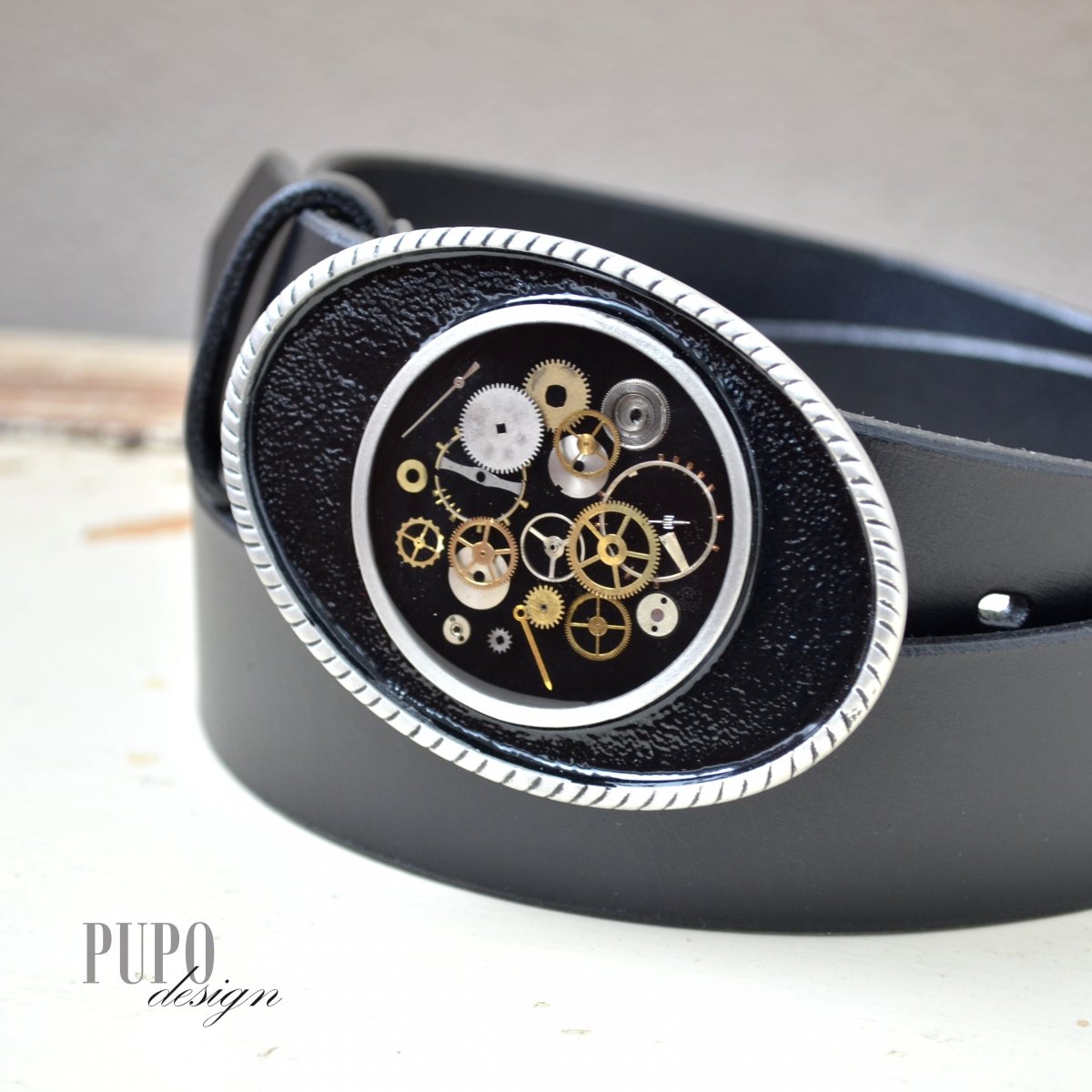 Černý kožený steampunkový opasek,originální spona 