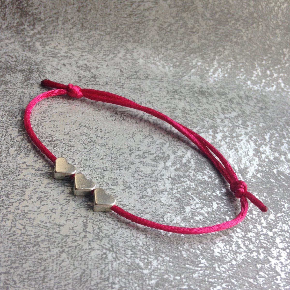 Tři srdíčka - růžový náramek 