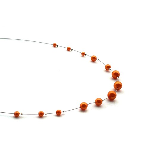 Oranžový perličkový náhrdelník sestup rozestupy