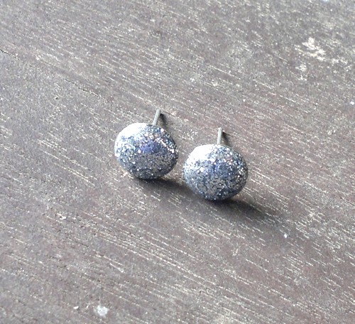 Stříbrné třpytivé pecičky