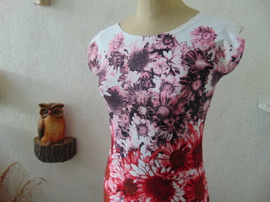 Tričko velké květy - výběr barev XS - XXXL