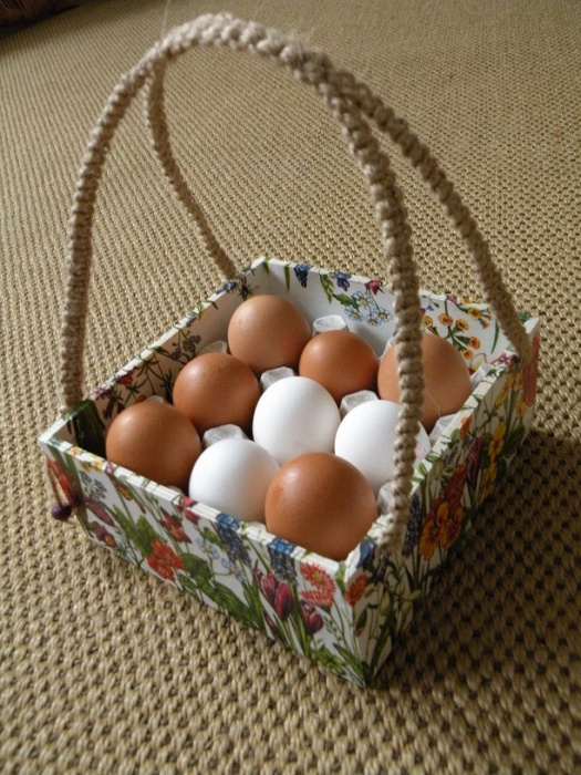 Stojan na dochucovadla/košík na 9 vajec - kytky