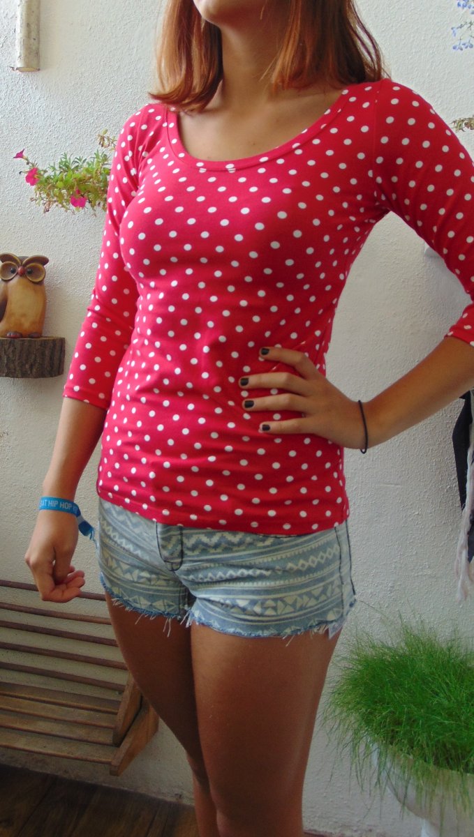 Tričko - puntíky na červené (bavlna)