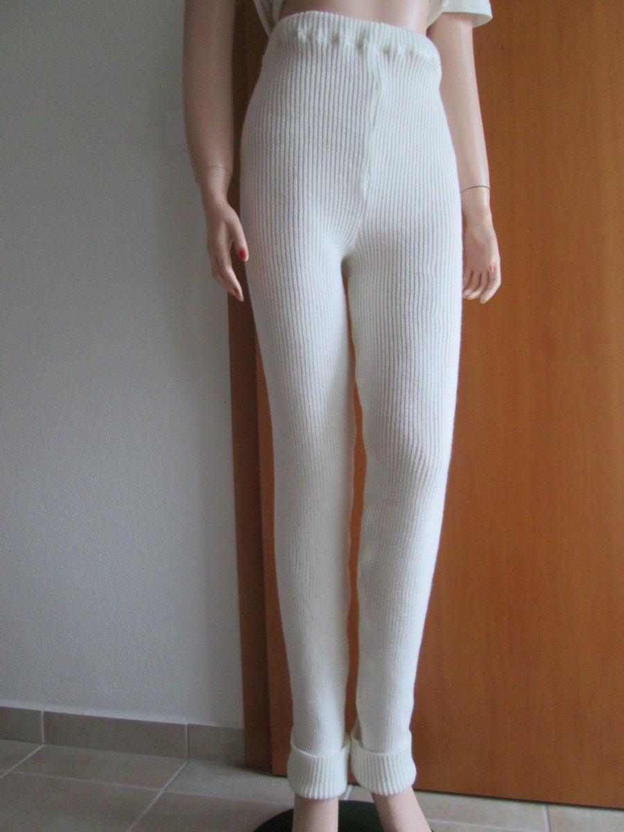 Bílé kamaše pro Zuzku