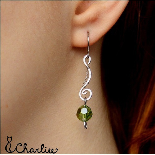 Náušnice- LESNÍ ŽÍNKA - tepané- hypoalergenní chirurgická ocel