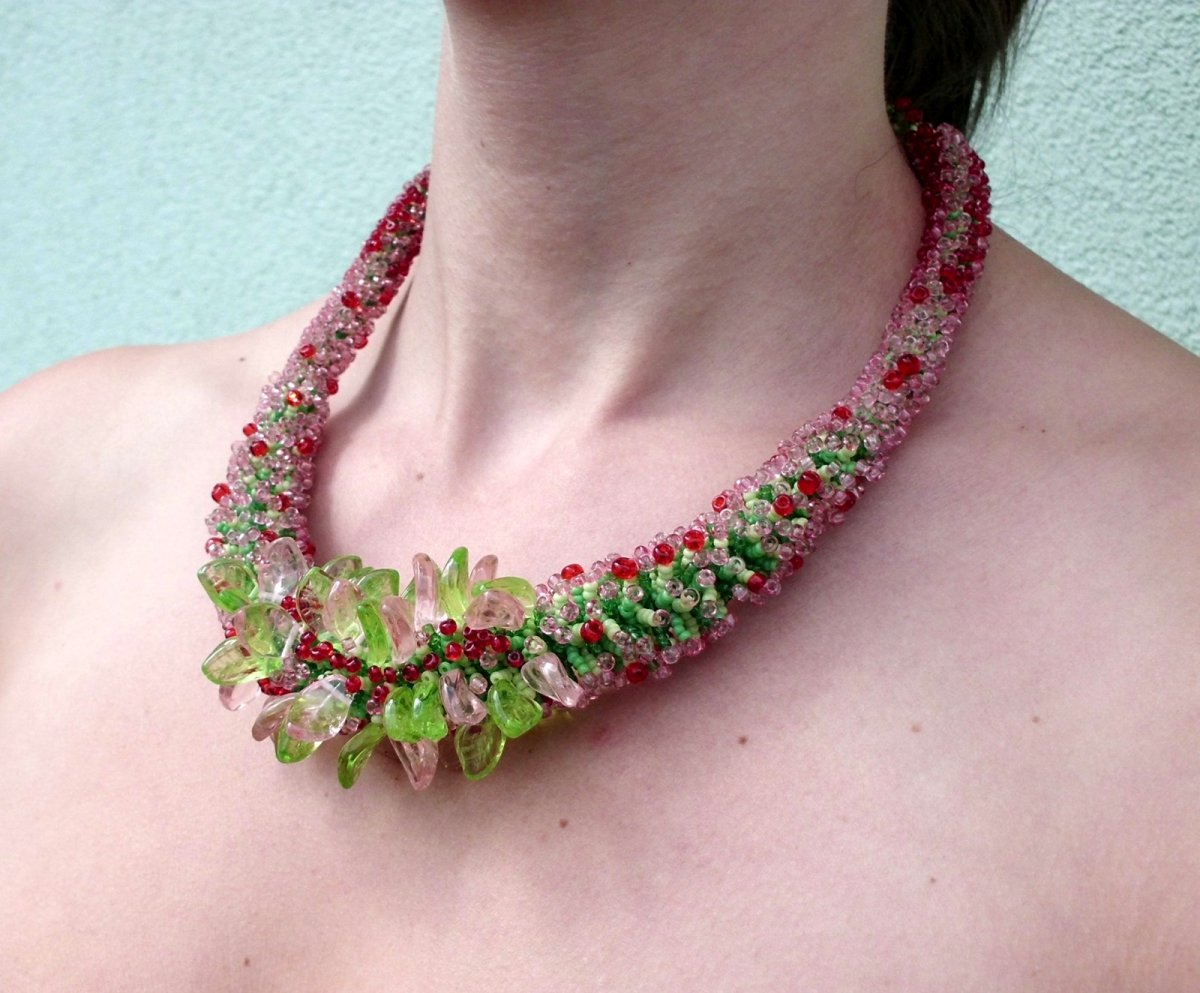 Z růžových květů