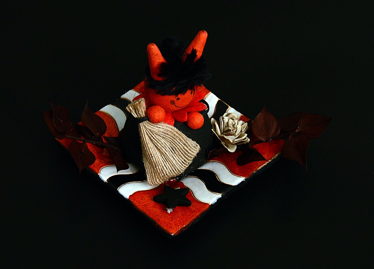 čertovská dekorace