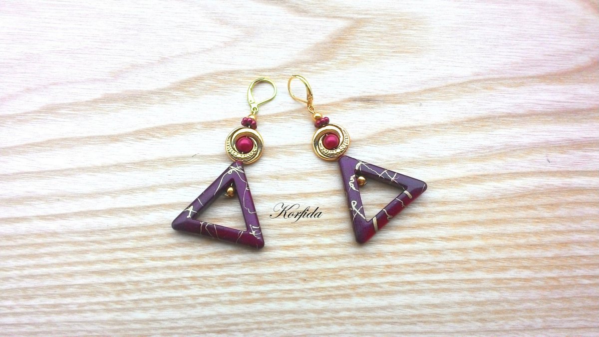 Náušnice barvy červenozlaté trojúhelníky s kolečkem