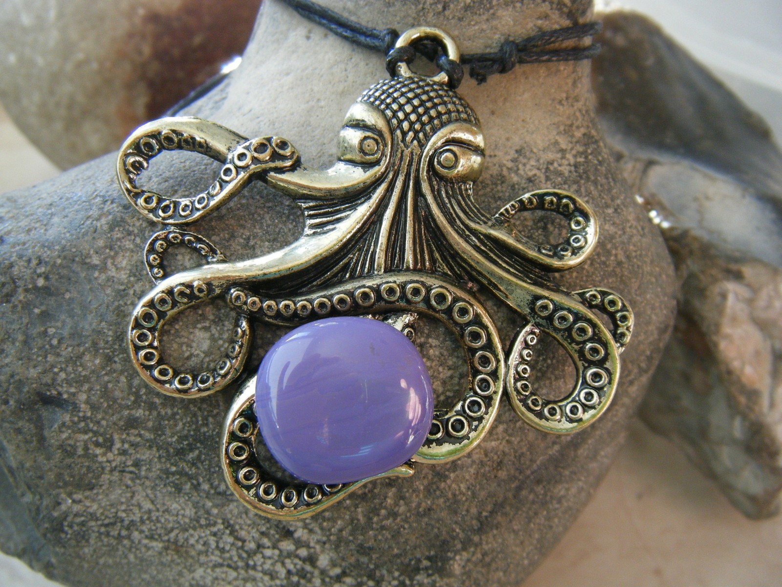 Chobotnice s fialovým sklem