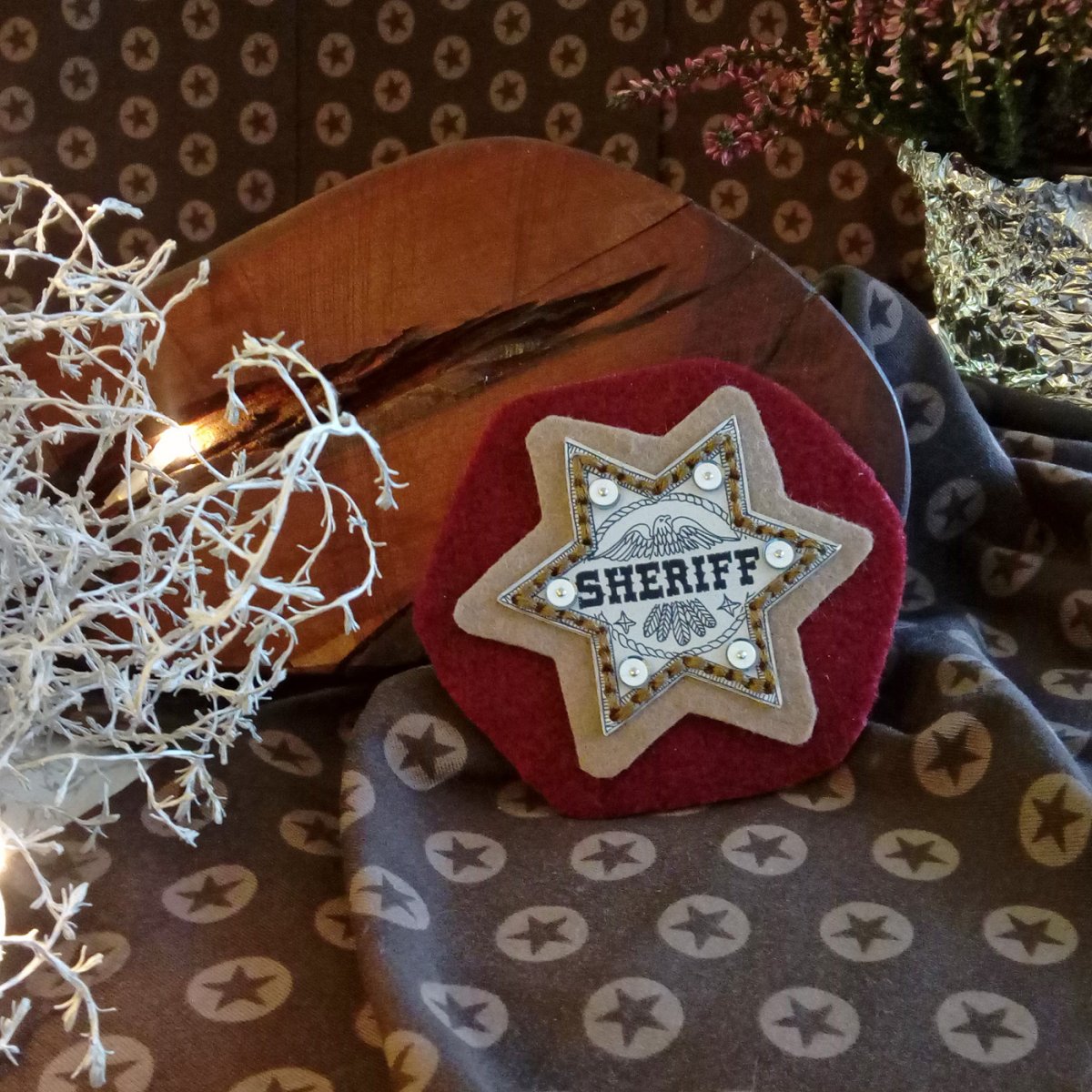 šerifská hvězda, brož