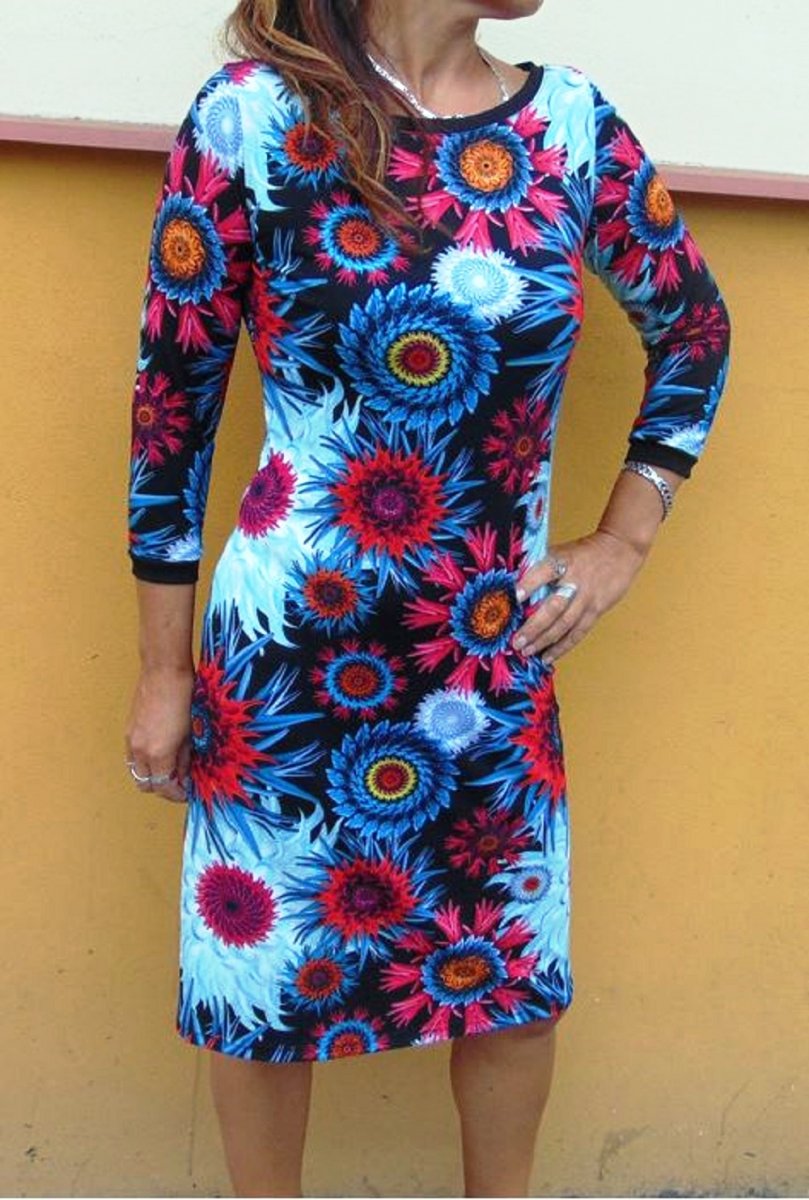 ŠATY VELKÉ KVĚTY NA PŘÁNÍ XXL - XXXL