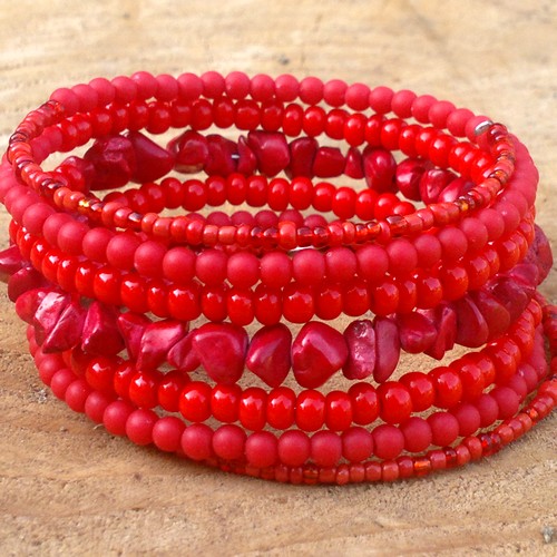 Červený náramek s mramorem