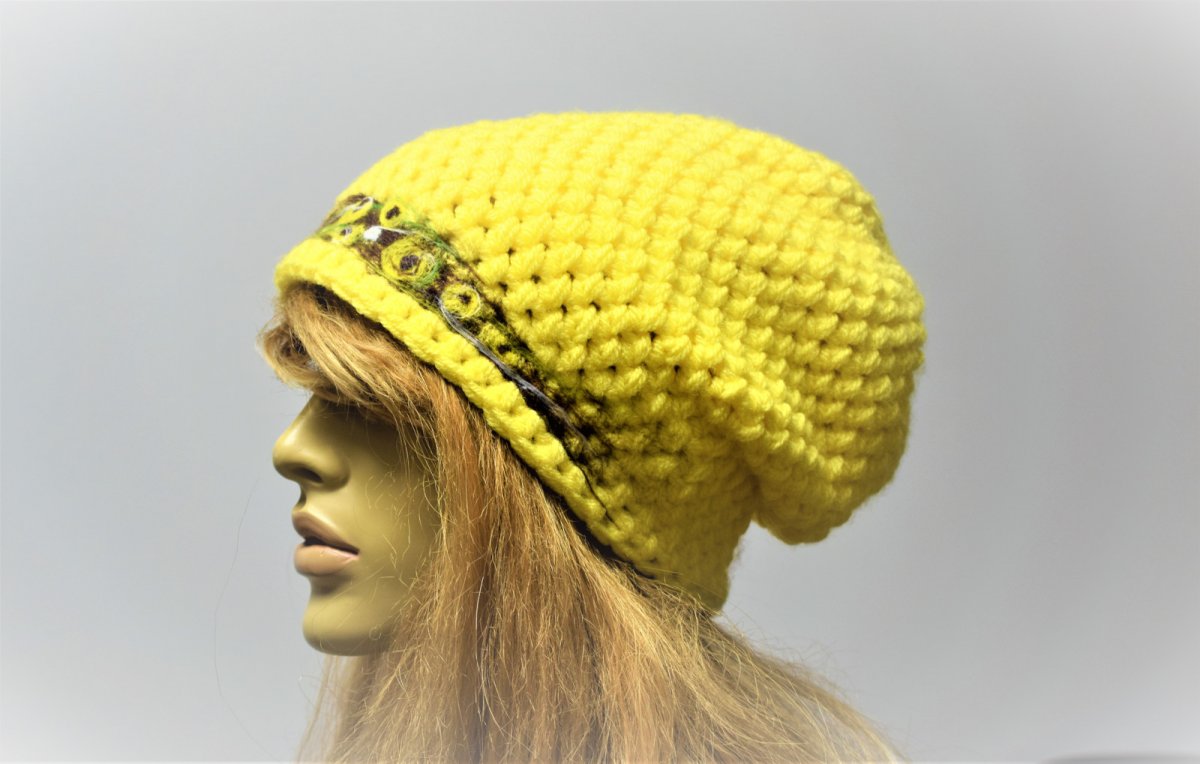 Čepice / hučka s aplikací 1536