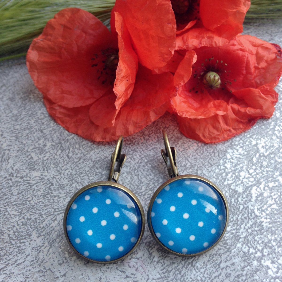 Retro tyrkysový puntík