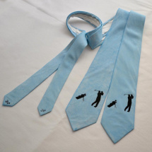 Hedvábná kravata s golfistou a bagem - modrá 9618544