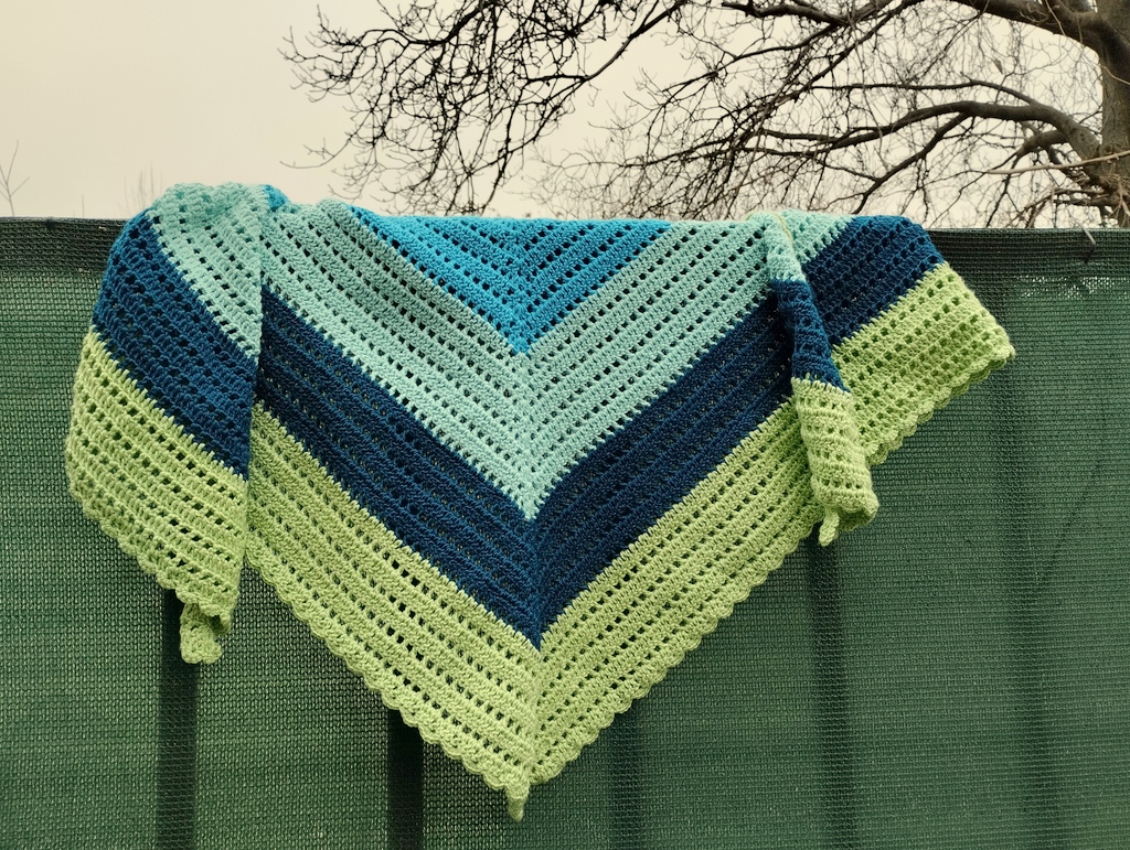 Šátek háčkovaný 