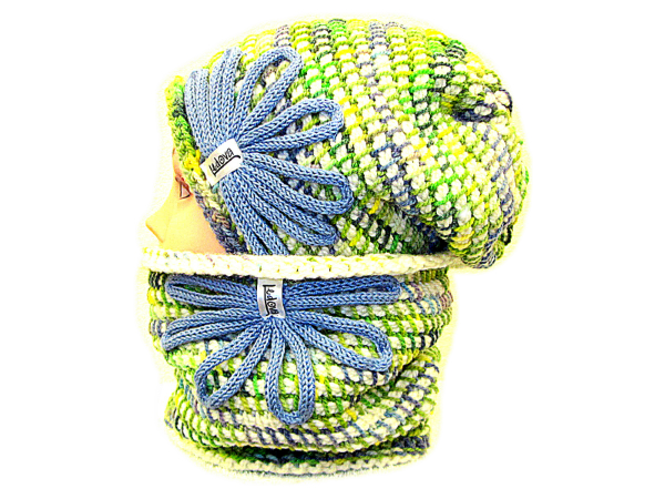 SOUPRAVA ČEPICE A NÁKRČNÍKU S APLIKACÍ - ovčí vlna