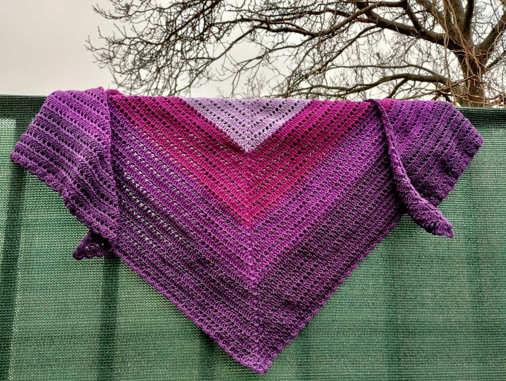 Šátek háčkovaný 