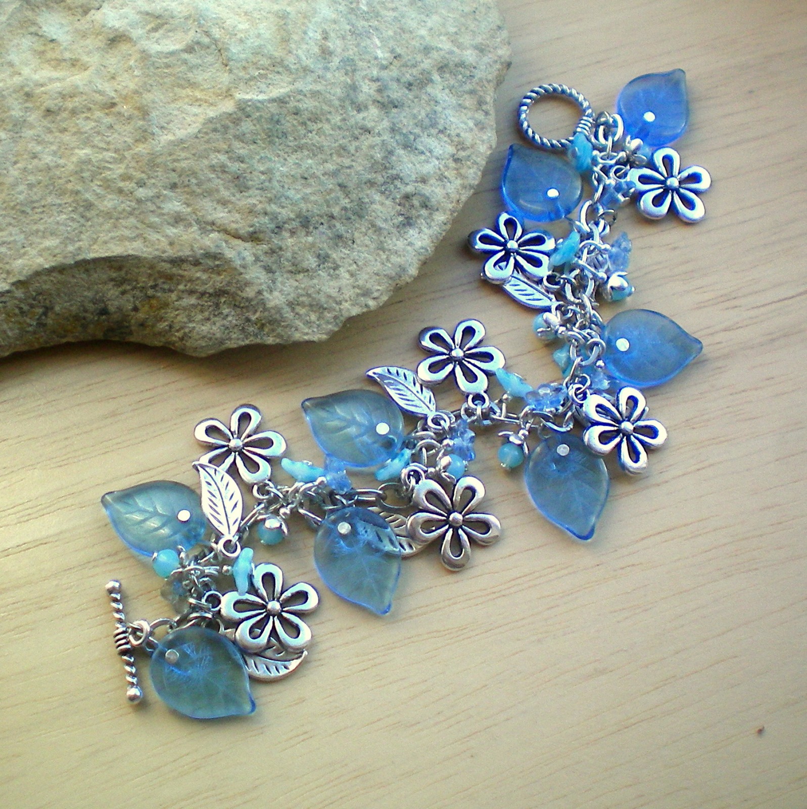 Pomněnkový náramek